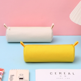 Cylindrical pen bag