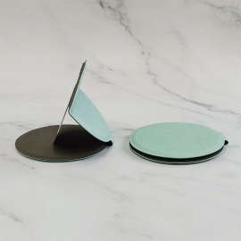 Portable and unbreakable mirror