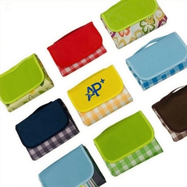 Outdoor picnic waterproof and moisture-proof beach mat